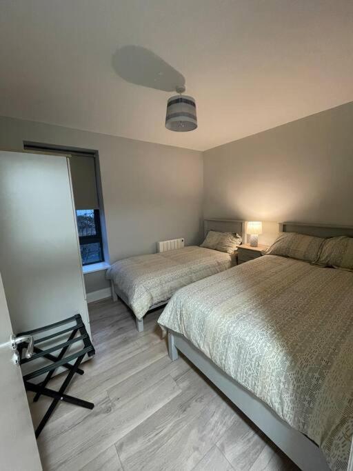 Entire Apartment , Centre Carrick-On-Shannon Exterior photo